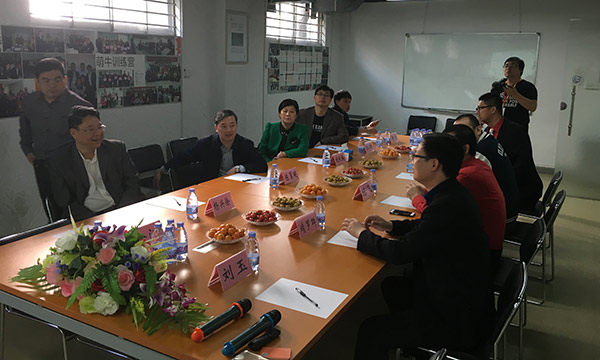 陳翼明副市長一行聽取了牛商網的匯報